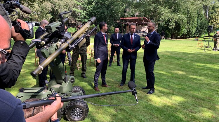 Sieć Badawcza Łukasiewicz z Ministerstwem Obrony Narodowej pracują nad innowacjami dla polskiej armii technologie, nauka/edukacja/szkolenia - Sieć Badawcza Łukasiewicz skupiająca 33 instytuty i ponad 4500 naukowców zacieśni współpracę z Ministerstwem Obrony Narodowej.