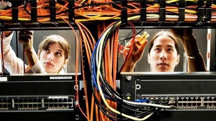 RoboPlatforma od ING poprawia rentowność firm praca, technologie - ING pomaga klientom usprawniać procesy wewnętrzne z wykorzystaniem robotyki za pomocą autorskiego rozwiązania RoboPlatform.