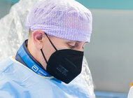 American Heart of Poland inwestuje ponad 50 mln w zakup angiografów od Siemens Healthineers zdrowie, sprawy społeczne - Zarząd American Heart of Poland poinformował o wymianie angiografów we wszystkich swoich oddziałach. To największa w 2020 r. inwestycja w europejskiej prywatnej opiece zdrowotnej. Inwestycja pozwoli na precyzyjną diagnozę dla blisko 40 tysięcy pacjentów rocznie w skali całego kraju. Pierwszy w Polsce angiograf ARTIS icono jest już dostępny dla pacjentów na oddziale kardiologicznym Polsko-Amerykańskich Klinik Serca w Bielsku-Białej.