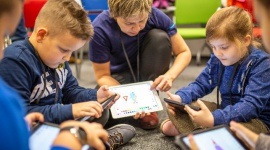 Amazon i Cyfrowy Dialog - Pomysł na ferie ze STEM Kindloteką BIZNES, Edukacja - Pomysł na ferie ze STEM Kindloteką. Amazon i Cyfrowy Dialog zorganizują zajęcia dla dzieci na czas zimowego wypoczynku.