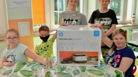Edukacja w nowej rzeczywistości – czy papier ma jeszcze sens? BIZNES, Edukacja - Pandemia koronawirusa przyspieszyła cyfrową transformację w sektorze edukacji, jednocześnie odsłaniając istotne braki – szczególnie w wyposażeniu placówek edukacyjnych, nauczycieli i rodzin w urządzenia IT, potrzebne do zdalnej pracy i kształcenia online.