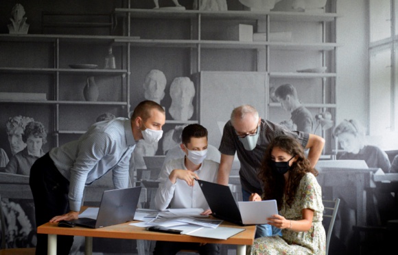 Projekt „Teatr Światła” dał zwycięstwo polskim studentom architektury w Internat BIZNES, Edukacja - Julia Giżewska, Dominik Kowalski i Paweł Białas – studenci Wydziału Architektury Politechniki Śląskiej w Gliwicach znaleźli się w gronie laureatów regionalnych prestiżowego konkursu International VELUX Award 2020.