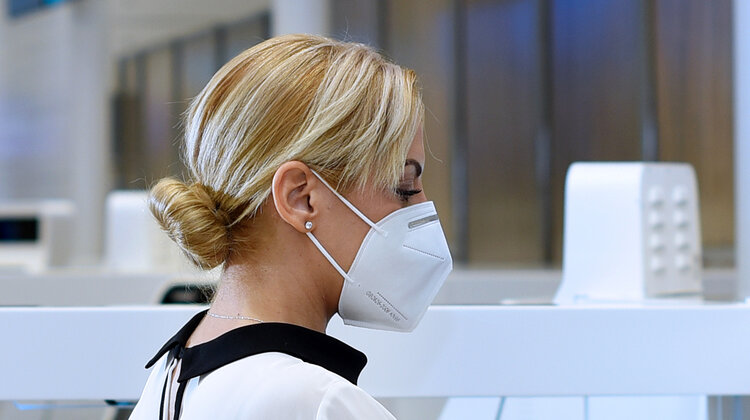 Emirates wprowadziły automaty do samodzielnej odprawy na lotnisku w Dubaju nowe produkty, usługi, technologie - 1 października