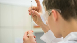 Akademickie warsztaty dla licealistów – SmartUP Academy wraca w nowej odsłonie BIZNES, Edukacja - Rozpoczęła się rekrutacja na bezpłatne warsztaty SmartUP Academy. Uczniowie szkół ponadpodstawowych zainteresowani naukami ścisłymi i przyrodniczymi mogą wybrać jeden z sześciu tematów i wziąć zdalny udział w zajęciach, organizowanych wspólnie z Politechniką Warszawską.