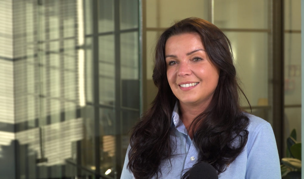 wirtualne-przymierzalnie-foto1-1 Brak możliwości przymiarki to największy problem podczas zakupów w internecie. Rozwiązują go wirtualne przymierzalnie oparte na rozszerzonej rzeczywistości