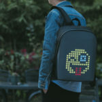 pixoo-backpack-lifestyle6 Galanteria Pixel Art od Divoom